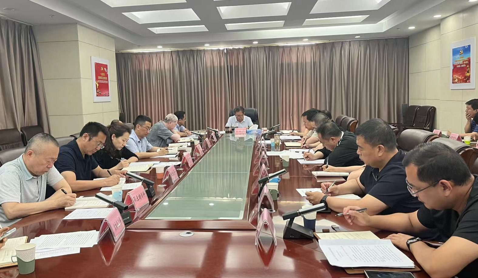 市就业服务中心召开全市就业工作半年推进会